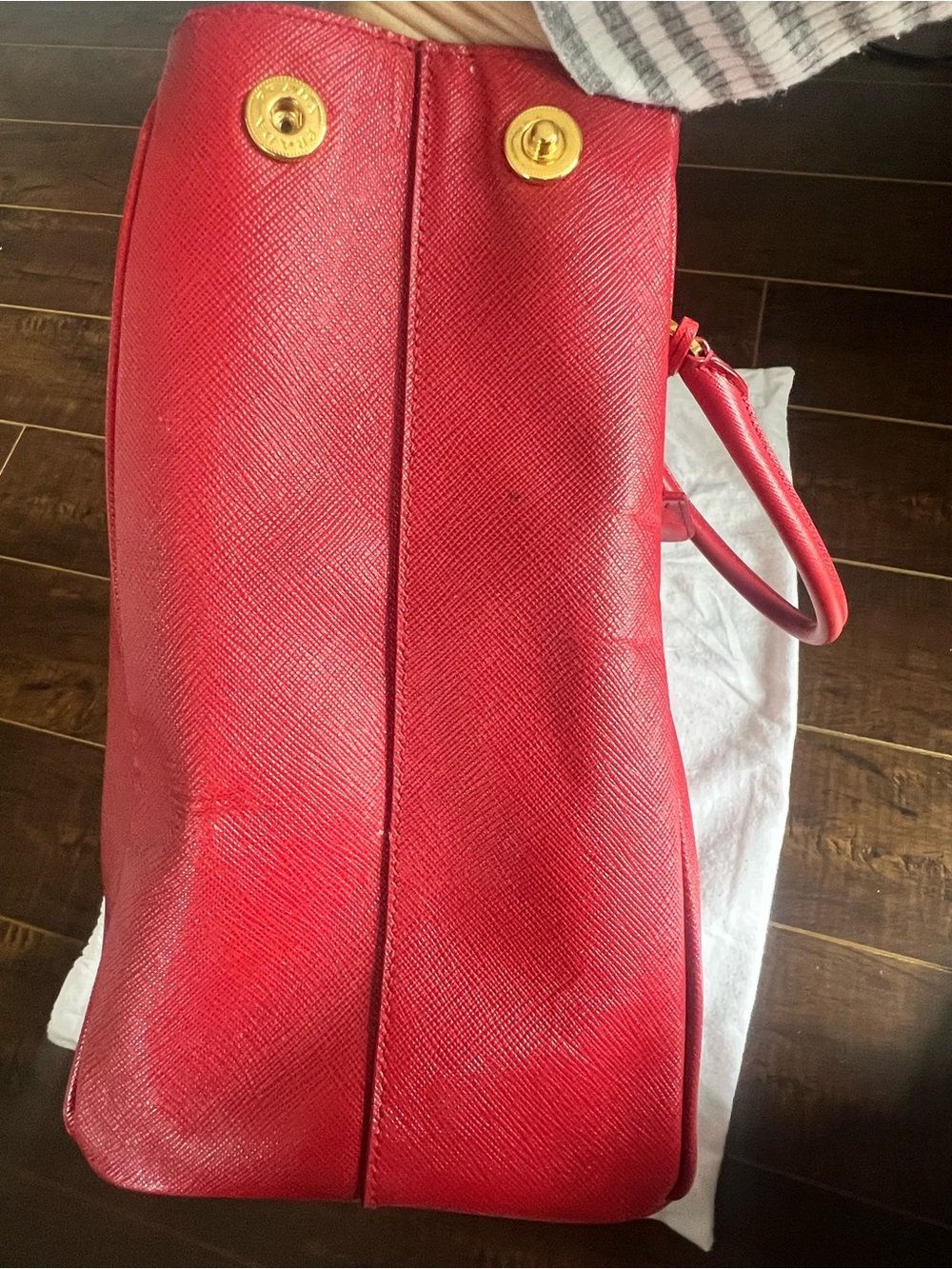 👜 Prada Saffiano Lux Galleria Double-Zip Tote – Vibrant Red - Picture 7 of 17